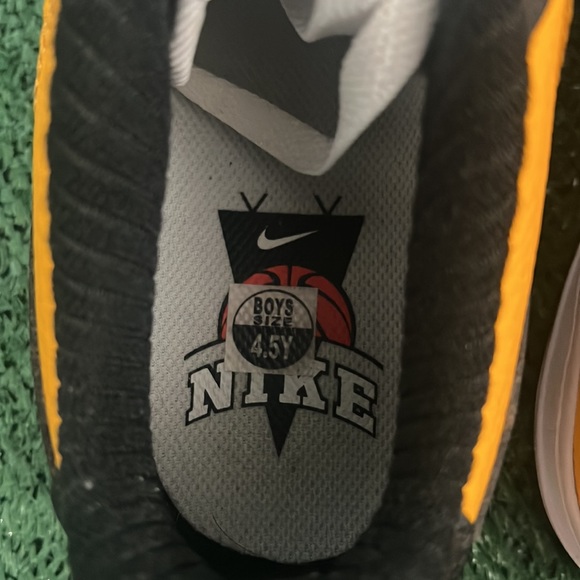 Nike Air Force 1 size 4.5y - Picture 7 of 10